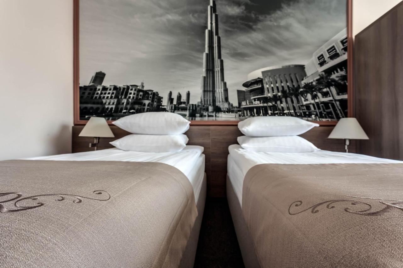 Rius Hotel Lviv Ngoại thất bức ảnh