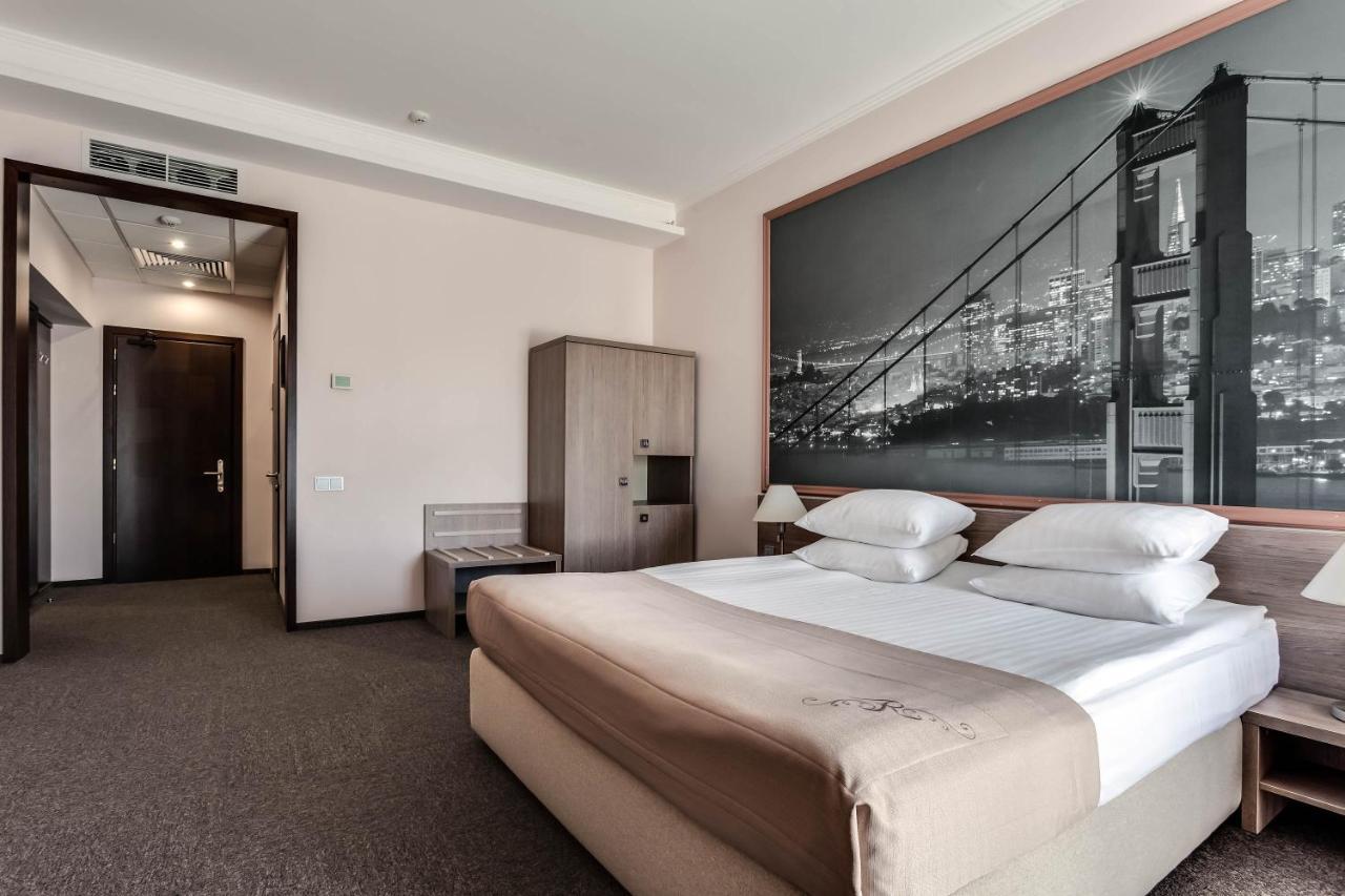 Rius Hotel Lviv Ngoại thất bức ảnh