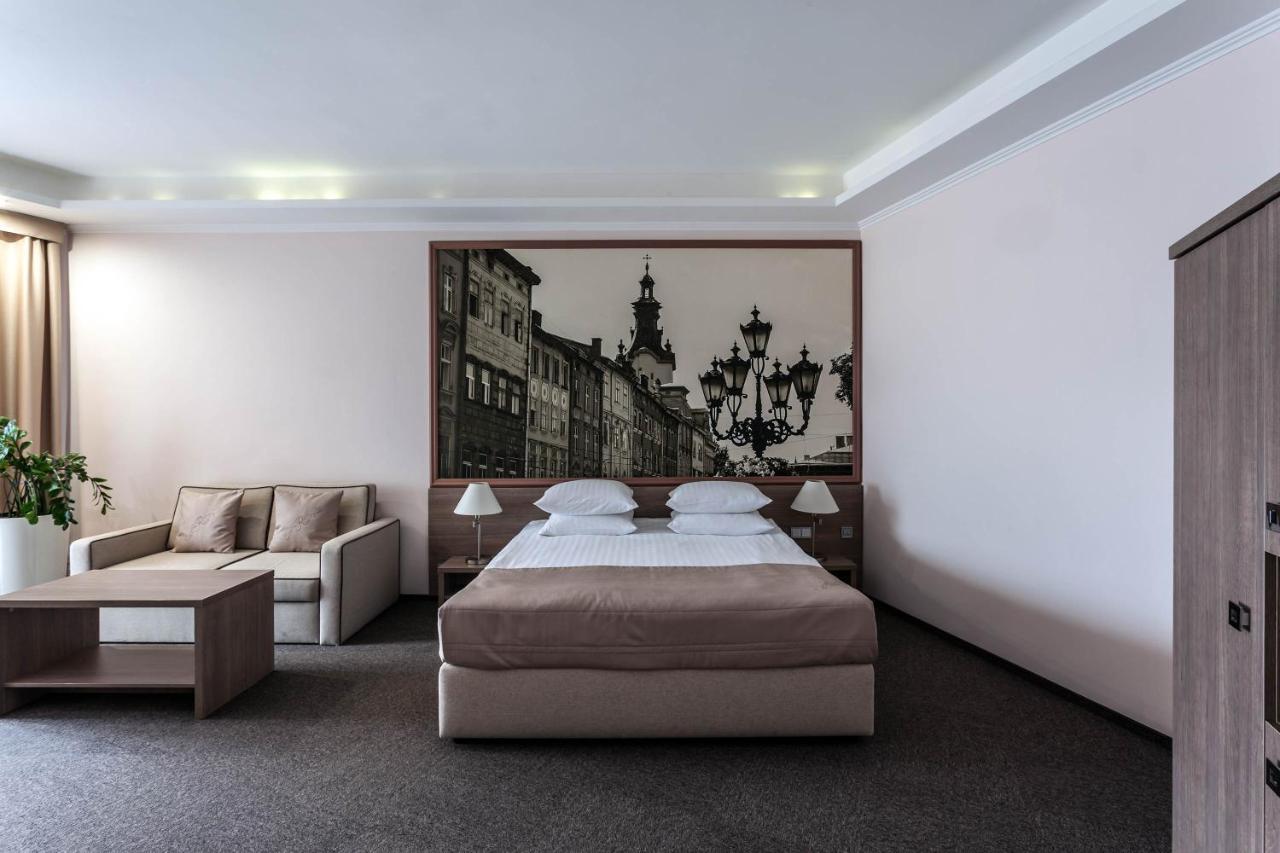 Rius Hotel Lviv Ngoại thất bức ảnh