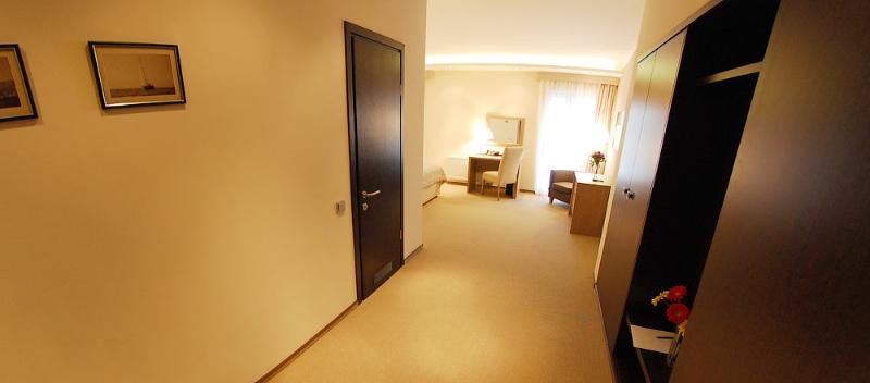 Rius Hotel Lviv Ngoại thất bức ảnh