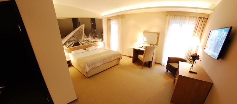 Rius Hotel Lviv Ngoại thất bức ảnh