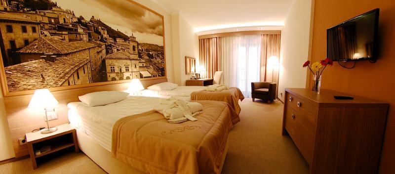 Rius Hotel Lviv Ngoại thất bức ảnh