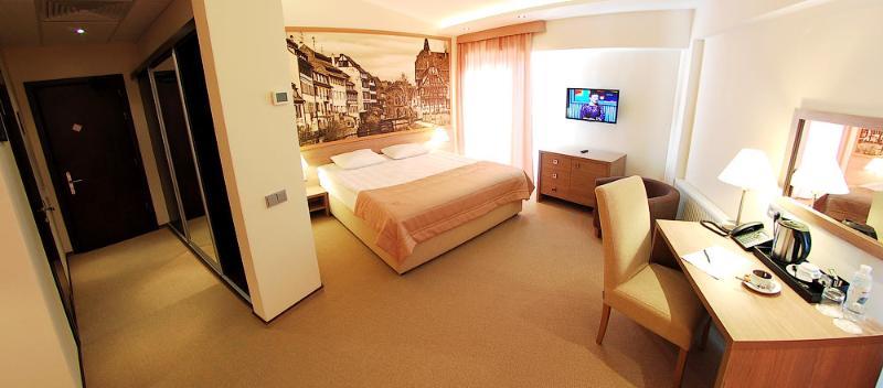 Rius Hotel Lviv Ngoại thất bức ảnh