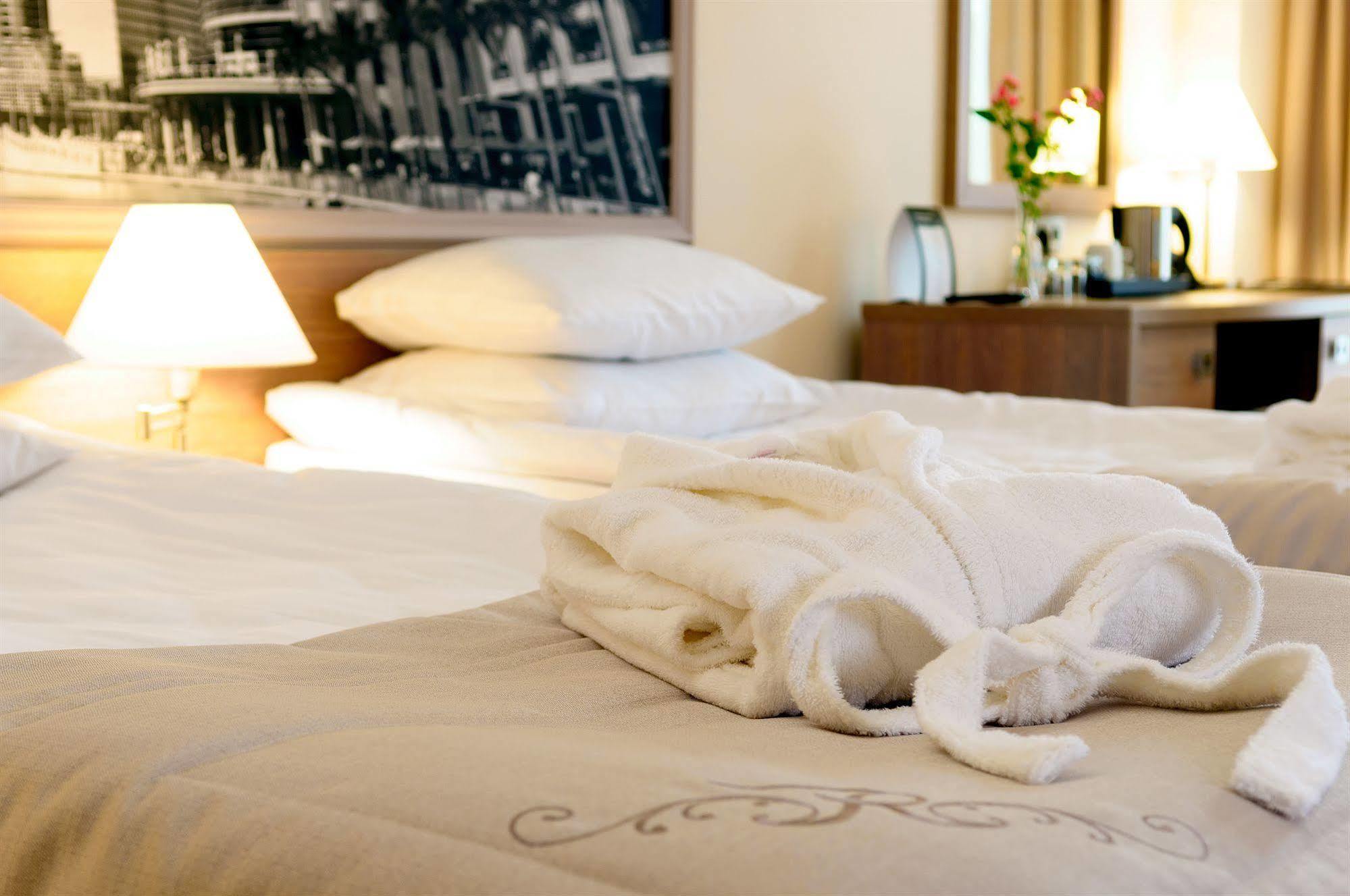 Rius Hotel Lviv Ngoại thất bức ảnh