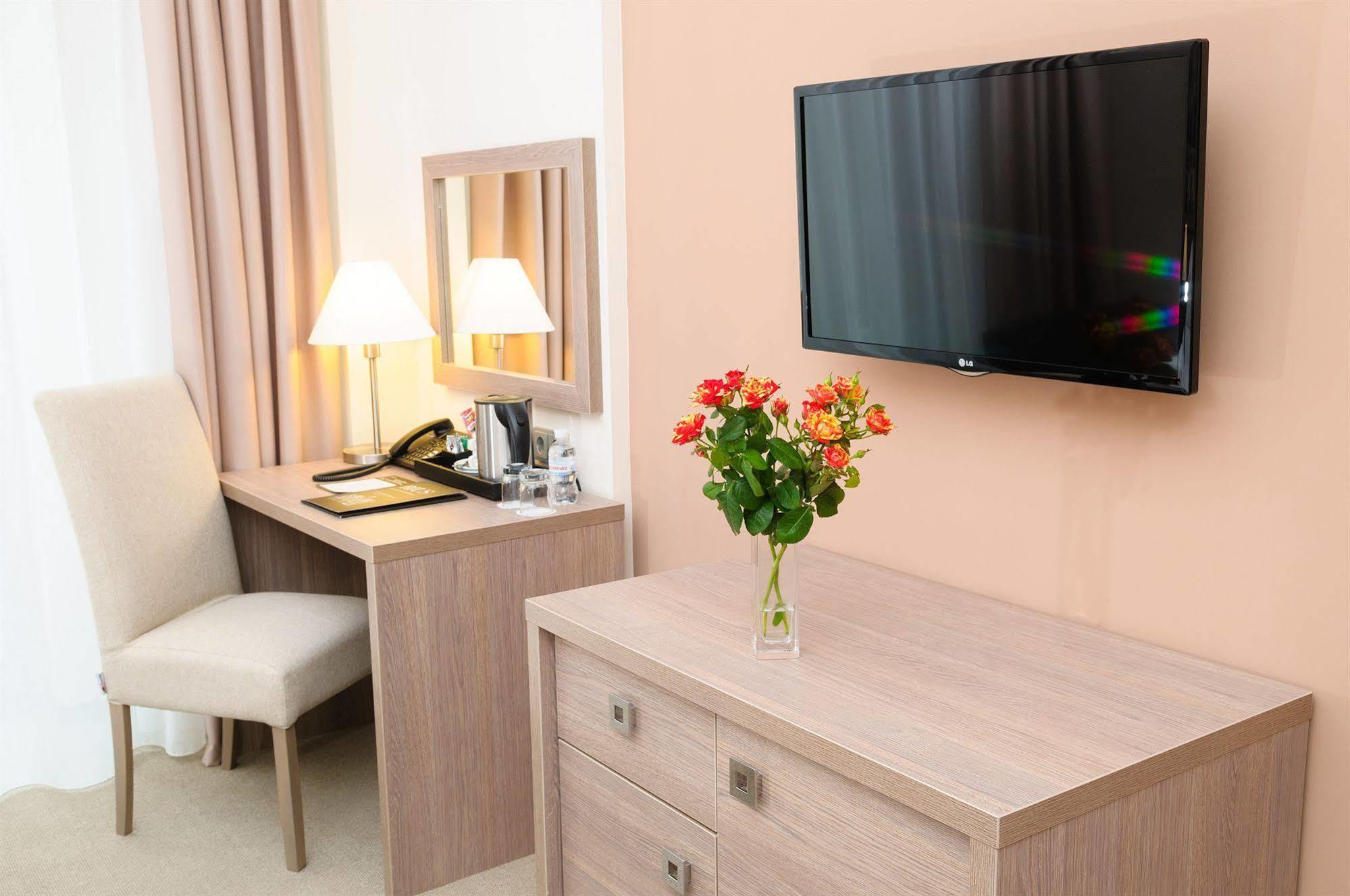 Rius Hotel Lviv Ngoại thất bức ảnh
